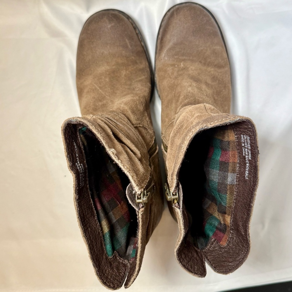 Born Suede Ankle Boot - Picture 4 of 6